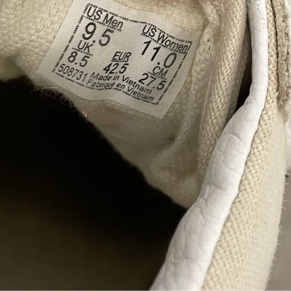 Cream Vans Old Skool - Picture 4 of 9